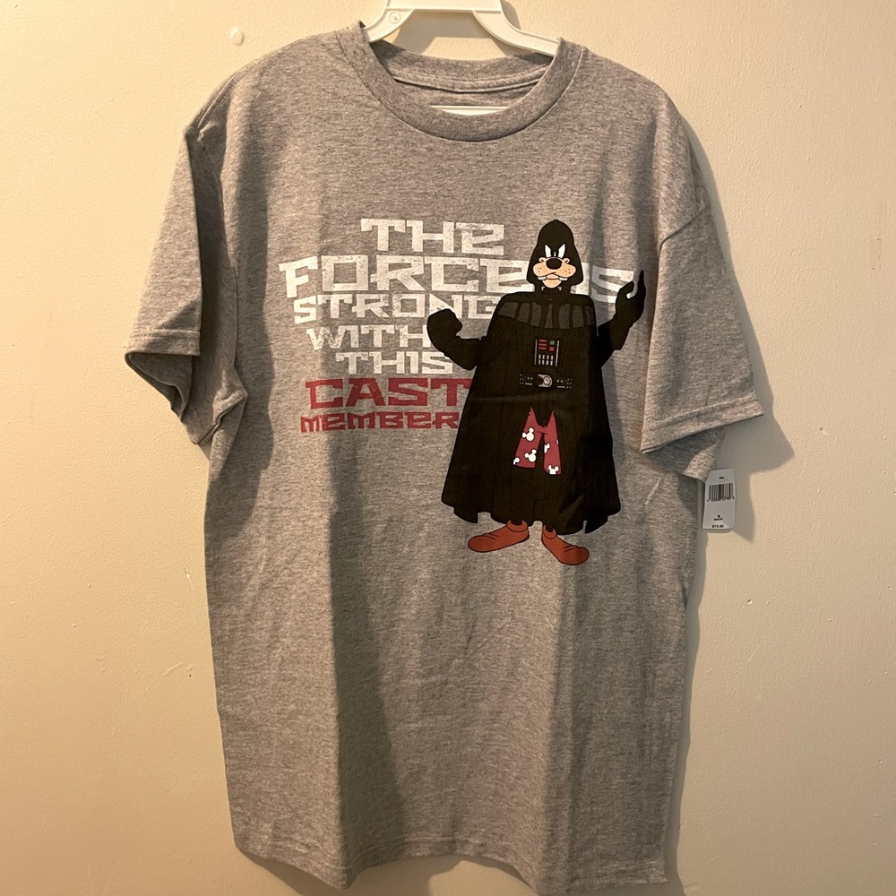 A cast exclusive collection tee size medium